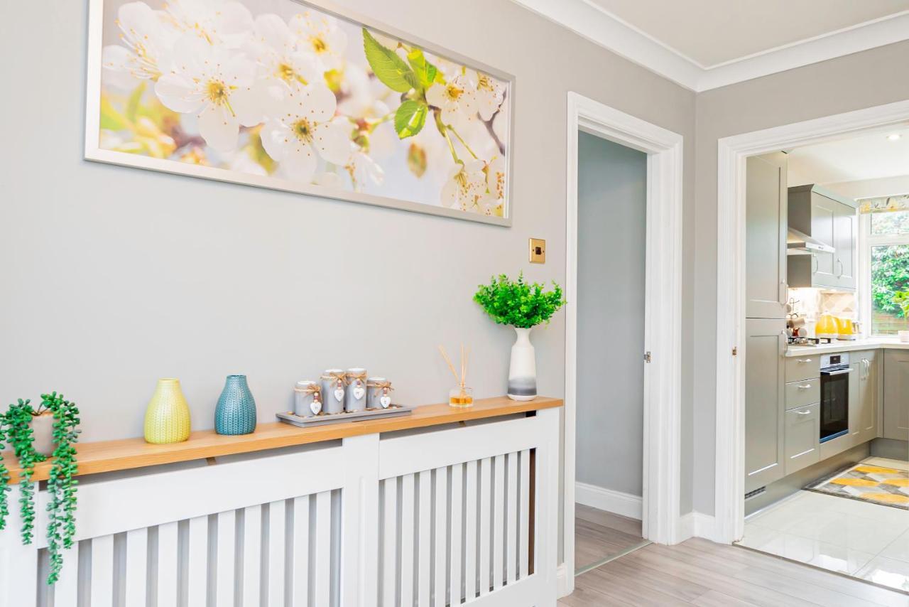 Stunning Place, Close To Windsor & Heathrow & Private Parking Burnham  Exterior foto