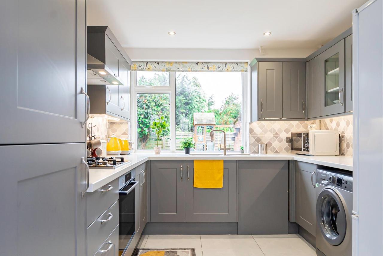 Stunning Place, Close To Windsor & Heathrow & Private Parking Burnham  Exterior foto