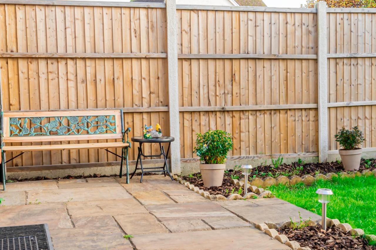 Stunning Place, Close To Windsor & Heathrow & Private Parking Burnham  Exterior foto