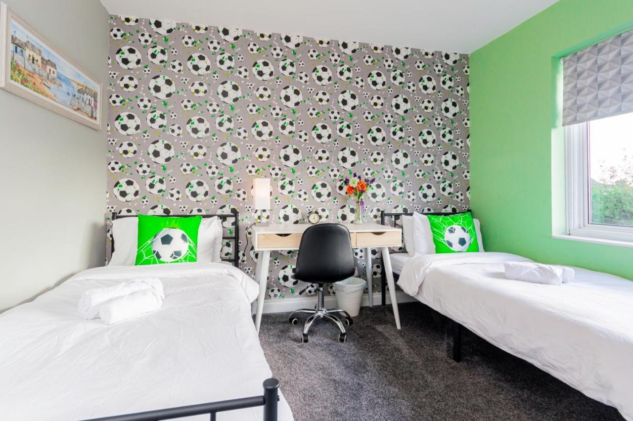 Stunning Place, Close To Windsor & Heathrow & Private Parking Burnham  Exterior foto
