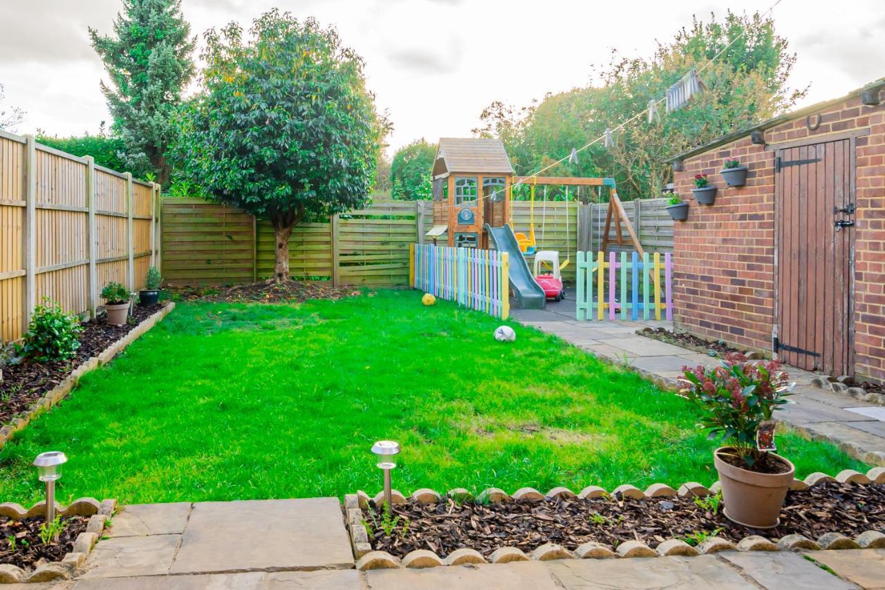 Stunning Place, Close To Windsor & Heathrow & Private Parking Burnham  Exterior foto